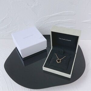 Van Cleef & Arpels Black Clover necklace